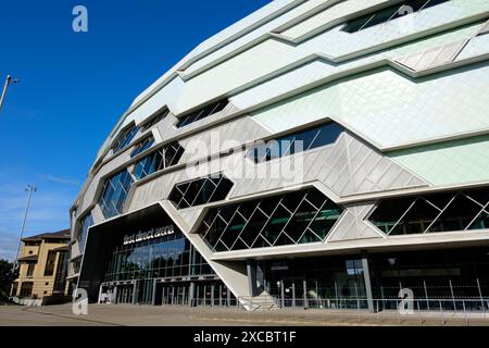 Leeds England: 2. Juni 2024: Leeds erster direkter Eintritt in die Arena an einem sonnigen Tag Stockfoto