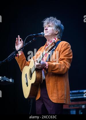 DIE EDEN-SESSIONS BEGANNEN MIT EINEM FRÖHLICHEN START MIT EINEM ÜBERFÜLLTEN HAUS, DAS DIE ERSTE SHOW IHRER GRAVITY TREPPEN TOUR SPIELTE. Stockfoto