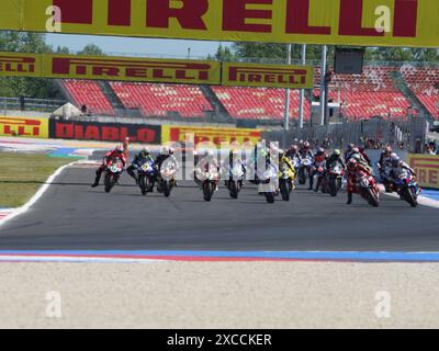 Ita. Juni 2024. Starte Superpole während der FIM Superbike Championship – italienische Runde Welt Superbikes Pirelli Emilia-Romagna Round 14-16 Juli 2024 auf Misano Adriatico, Italien. (Foto: Fabio Averna/SIPA USA) Credit: SIPA USA/Alamy Live News Stockfoto