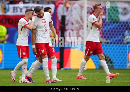 Hamburg, Deutschland. Juni 2024. Adam Buksa aus Polen feiert das 1-0 während des UEFA Euro 2024-Spiels zwischen Polen und den Niederlanden, Gruppe D, Datum 1, spielte am 16. Juni 2024 im Volksparkstadion in Hamburg. (Foto: Bagu Blanco/PRESSINPHOTO) Credit: PRESSINPHOTO SPORTS AGENCY/Alamy Live News Stockfoto