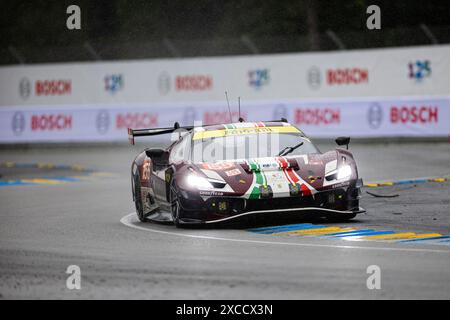 Le Mans, Frankreich. Juni 2024. 155 LAURSEN Johnny (dnk), LAURSEN Conrad (dnk), TAYLOR Jordan (usa), Spirit of Race, Ferrari 296 LMGT3 #155, LM GT3, Action während der 24 Stunden von Le Mans 2024, 4. Runde der FIA-Weltmeisterschaft 2024, auf dem Circuit des 24 Heures du Mans, 15. Bis 16. Juni, 2024 in Le Mans, Frankreich - Foto Javier Jimenez/DPPI Credit: DPPI Media/Alamy Live News Stockfoto