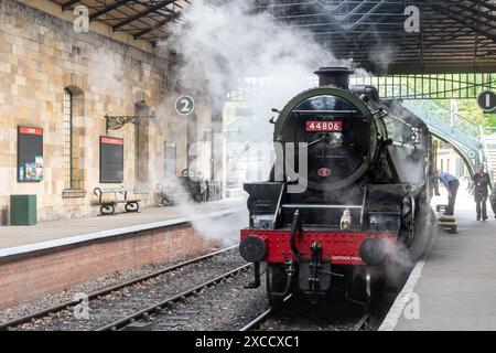 Dampfzug oder Lokomotive an der Pickering Station der North Yorkshire Moors Railway, einer historischen Eisenbahnstrecke in North Yorkshire, England, Großbritannien Stockfoto