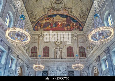 Amsterdam, Holland - 10. August 2023: Die Bürgerhalle im Königlichen Palast Stockfoto