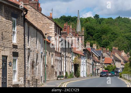 Thornton-le-Dale, Blick auf das hübsche Dorf in North Yorkshire, England, Großbritannien Stockfoto