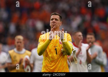 HAMBURG, DEUTSCHLAND - 16. JUNI: Torhüter Wojciech Szczęsny aus Polen sieht beim Gruppenspiel der UEFA EURO 2024 zwischen Polen und den Niederlanden am 16. Juni 2024 im Volksparkstadion in Hamburg an. (Foto: Andre Weening/Orange Pictures) Stockfoto