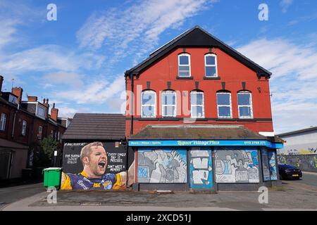 Ein Wandgemälde in Headingley, Leeds, um Leeds Rhinos Rugbyspieler Rob Burrow CBE seit seinem Tod am 2. Juni 2024 zu ehren Stockfoto