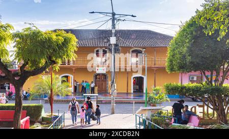 Juilgalpa, Nicaragua - 13. März 2024: Culutre Center entlang des Parks in Juilgalpa Hauptstadt Chontales Departement Nicaragua Stockfoto
