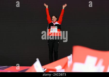 Angelica Moser aus der Schweiz während der Medaillenzeremonie der Pole Vault Women der Leichtathletik-Europameisterschaften im Olimpico-Stadion in Rom (Italien), 11. Juni 2024. Angelica Moser gewann als erster die Goldmedaille. Stockfoto