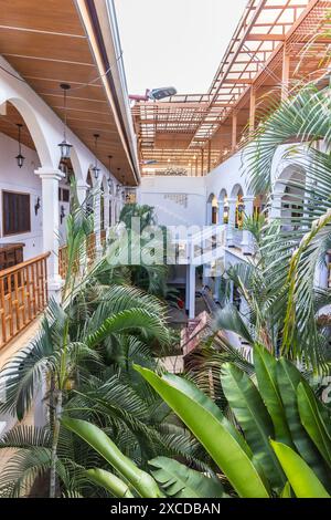 Juilgalpa, Nicaragua - 13. März 2024: Inneneinrichtung des Kolonialgebäudes des Hotels Los Arcangeles in Juilgalpa, Hauptstadt von Juilgalpa, Departement Chontales von Nicaragua in Mittelamerika Stockfoto
