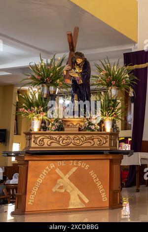 Juilgalpa, Nicaragua - 13. März 2024: Im Innern der Juilgalpa-Kathedrale Himmelfahrt der katholischen Dame entlang des zentralen Parks in Juilgalpa Hauptstadt Chontales Departement Nicaragua Stockfoto