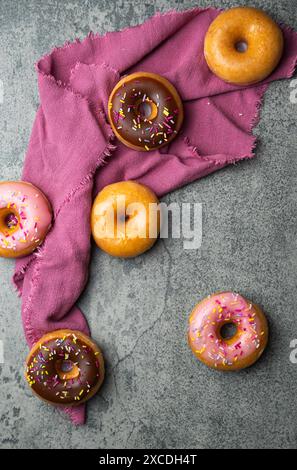 Auswahl an Mini-Donuts Stockfoto