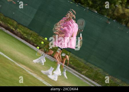 Halle Westf, Westfalen, Deutschland. Juni 2024. Stefanos Tsitsipas (GRE) während der 31. TERRA WORTMANN OPEN, ATP500 - Herren Tennis (Bild: © Mathias Schulz/ZUMA Press Wire) NUR REDAKTIONELLE VERWENDUNG! Nicht für kommerzielle ZWECKE! Stockfoto