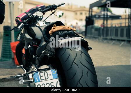 Italien, 09. Juni 2024: Motorräder der legendären Marke Harley Davidson auf der EUROPÄISCHEN H.O.G.-RALLYE der Senigallia Ancona Marche Stockfoto