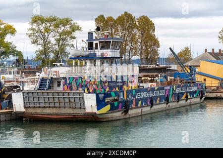 Die alte Fähre namens Szechenyi Istvan im Hafen von Siófok am Balaton am 22. Oktober. 2023 Stockfoto