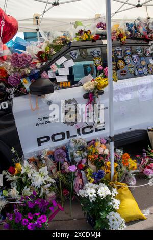 Minneapolis, Minnesota. Polizeigedenkmal für einen gefallenen Offizier, der während der Reaktion auf eine Schießerei getötet wurde. Stockfoto