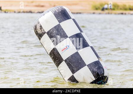 Die Ziellinie in Runde 3 der British Jet Ski Racing Championship am 16. Juni 2024 in Crosby bei Liverpool in England. Stockfoto