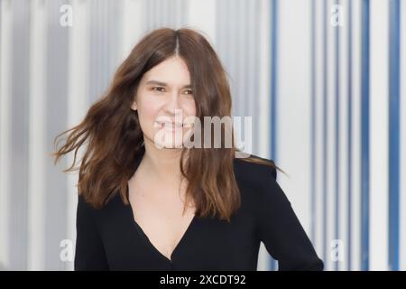 Cabourg, Frankreich. Juni 2024. Jessica Palud besucht am 15. Juni 2024 das 38. Cabourg Film Festival in Cabourg, Frankreich. Quelle: Bernard Menigault/Alamy Live News Stockfoto