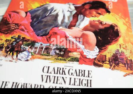 Viersen, Deutschland - 9. Mai. 2024: Filmplakat aus dem Film Gone With the Wind mit Clark Gable und Vivien Leigh aus dem Jahr 1939 Stockfoto