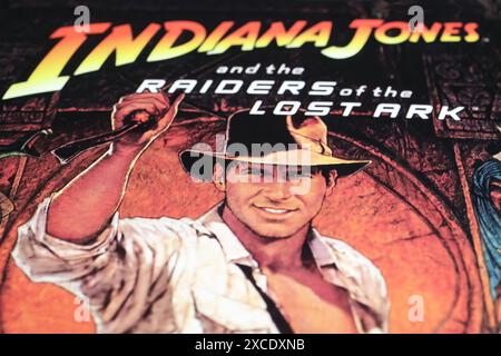 Viersen, Deutschland - 9. Mai. 2024: Filmplakat aus dem Film Indiana Jones Raiders of the Lost Ark aus dem Jahr 1981 Stockfoto