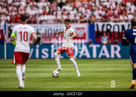 Hamburg, Deutschland. Juni 2024. Kacper Urbanski (26) aus Polen beim Spiel der UEFA Euro 2024 in der Gruppe D zwischen Polen und den Niederlanden im Volksparkstadion in Hamburg. Quelle: Gonzales Photo/Alamy Live News Stockfoto