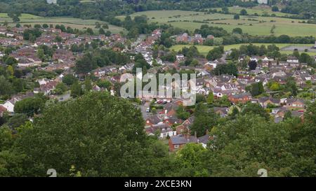 Blick auf die Stadt Kinver vom Kinver Edge. Staffordshire. UK 2024. Stockfoto