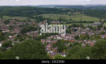 Blick auf die Stadt Kinver vom Kinver Edge. Staffordshire. UK 2024. Stockfoto