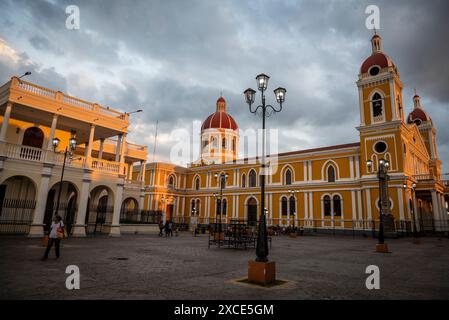 Die Kathedrale unserer Lieben Frau von der Himmelfahrt, eine neoklassizistische katholische Kathedrale, Granada, Nicaragua Stockfoto