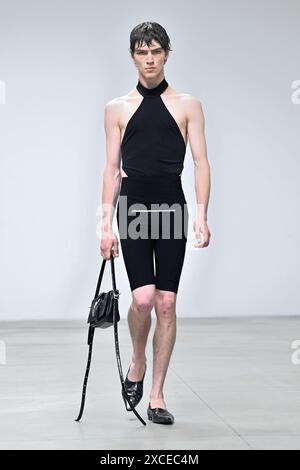 Mailand, Italien. Juni 2024. Jordanluca Fashion Show Catwalk auf der Milan Fashion Week Männer's Spring Summer 2025 in Mailand, Italien am 14. Juni 2024 (Foto: Laura Villani/SIPA USA) Credit: SIPA USA/Alamy Live News Stockfoto