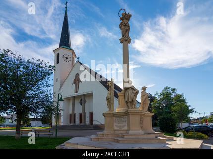 Kirche Guntramsdorf, Pestsäule Guntramsdorf Wienerwald, Wienerwald Niederösterreich, Niederösterreich Österreich Stockfoto