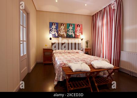 Hotelzimmer. Cestona Hotel und Spa, Gipuzkoa, Baskisches Land, Spanien Stockfoto