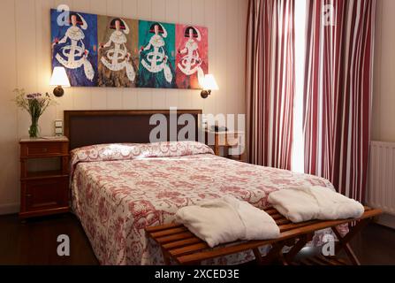Hotelzimmer. Cestona Hotel und Spa, Gipuzkoa, Baskisches Land, Spanien Stockfoto