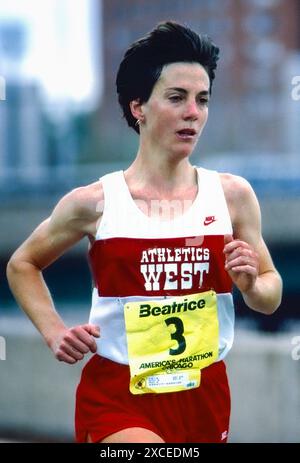 Joan Benoit nahm 1985 am Chicago Marathon Teil. Stockfoto