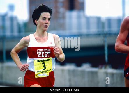 Joan Benoit nahm 1985 am Chicago Marathon Teil. Stockfoto