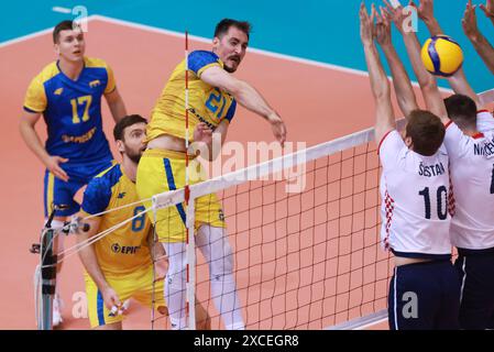 Osijek, Kroatien. Juni 2024. Jewhenii Kisiliuk aus der Ukraine im Einsatz beim Endspiel der CEV Volleyball European Golden League 2024 zwischen Kroatien und der Ukraine in der Gradski vrt Sporthalle in Osijek, Kroatien, am 16. Juni 2024. Foto: Davor Javorovic/PIXSELL Credit: Pixsell/Alamy Live News Stockfoto