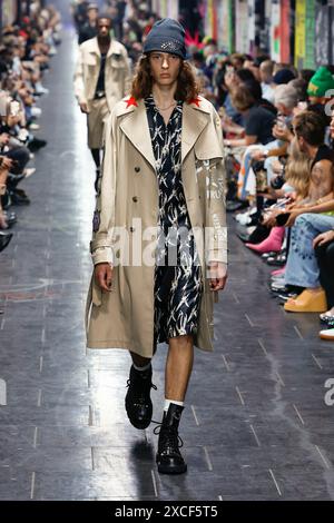 Mailand, Italien. Juni 2024. JOHN RICHMOND Frühjahr/Sommer 2025 Laufsteg während der Milan Fashion Week Herrenmode am 2024. Juni - Mailand, Italien 15/06/2024 Credit: dpa/Alamy Live News Stockfoto