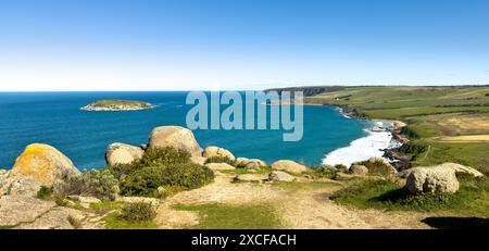 Blick auf die Küste und den Heysen Trail in Richtung Waitpinga vom Bluff oder Rosetta Head in Victor Harbor auf der Fleurieu Halbinsel, South Aust Stockfoto