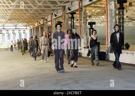 Mailand, Italien. Juni 2024. MAGLIANO Frühjahr/Sommer 2025 Laufsteg während der Milan Fashion Week Herrenmode am 2024. Juni - Mailand, Italien 16/06/2024 Credit: dpa/Alamy Live News Stockfoto