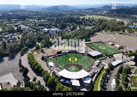 Eine allgemeine Gesamtansicht des PK Field Baseball Stadions auf dem Campus der University of Oregon, Sonntag, 9. Juni 2024, in Eugene, Erz. Stockfoto