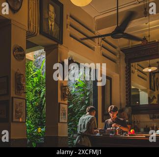 Jakarta Indonesien - 9. Mai 2024. . Bakoel Koffie ist der älteste Kaffeeröster in Indonesien. Stockfoto