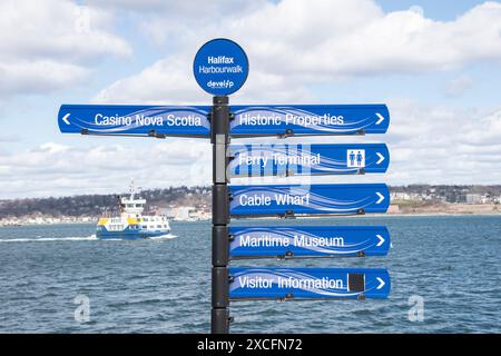 Schilder zum Harbourwalk an der Uferpromenade in Halifax, Nova Scotia, Kanada Stockfoto