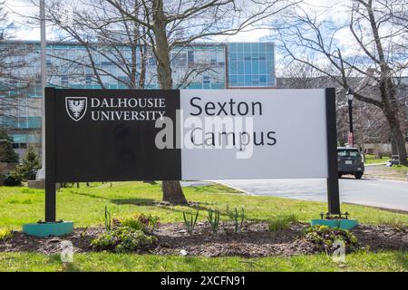 Schild für den Sexton Campus der Dalhousie University an der Barrington Street im Zentrum von Halifax, Nova Scotia, Kanada Stockfoto