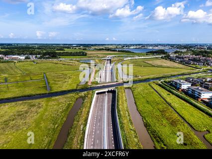 LEIDEN - die Verbindung des Corbulotunnels (RijnlandRoute, N434) mit der A44 bei Leiden. Der Bau des Tunnels und der vertieften Straße ist fast abgeschlossen. Foto: ANP / Hollandse Hoogte / John van der Tol niederlande Out - belgien Out Stockfoto