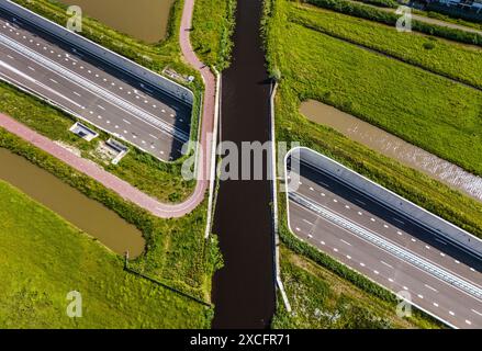 LEIDEN - die Verbindung des Corbulotunnels (RijnlandRoute, N434) mit der A44 bei Leiden. Der Bau des Tunnels und der vertieften Straße ist fast abgeschlossen. Foto: ANP / Hollandse Hoogte / John van der Tol niederlande Out - belgien Out Stockfoto