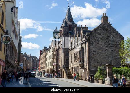 Canongate Tolbooth is a historic landmark of the Old Town area of Edinburgh, built in 1591 Stock Photo