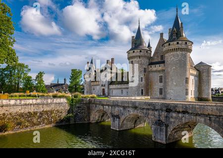 CHATEAU DE SULLY (1102 UND 1395 UMGEBAUT) SULLY-SUR-LOIRE FRANKREICH Stockfoto