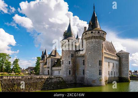 CHATEAU DE SULLY (1102 UND 1395 UMGEBAUT) SULLY-SUR-LOIRE FRANKREICH Stockfoto