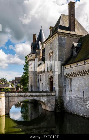 CHATEAU DE SULLY (1102 UND 1395 UMGEBAUT) SULLY-SUR-LOIRE FRANKREICH Stockfoto