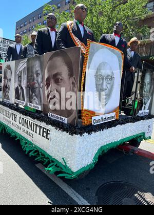 New York, N.Y. - 15. Juni 2024: Teilnehmer an der 31. Jährlichen Harlem Juneteenth Celebration Parade, die von Masjid Malcom Shabazz organisiert wird. Juneteenth ist ein Bundesfeiertag zum Gedenken an das Ende der Sklaverei in den Vereinigten Staaten am 19. Juni 1865, als Generalmajor Gordon Granger die endgültige Durchsetzung der Emanzipationsproklamation in Texas am Ende des Amerikanischen Bürgerkriegs anordnete. Stockfoto