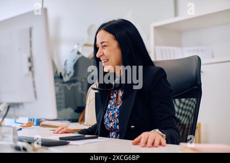 Effizienter Call Center-Agent Für Nahtlose Kundenunterstützung Stockfoto