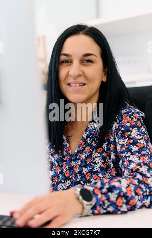 Effizienter Call Center-Agent Für Nahtlose Kundenunterstützung Stockfoto
